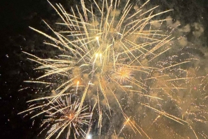 Honolulu: 1-tunnin perjantai-illan ilotulitusristeily juomineen.