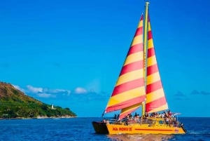 Honolulu: 1-tunnin perjantai-illan ilotulitusristeily juomineen.