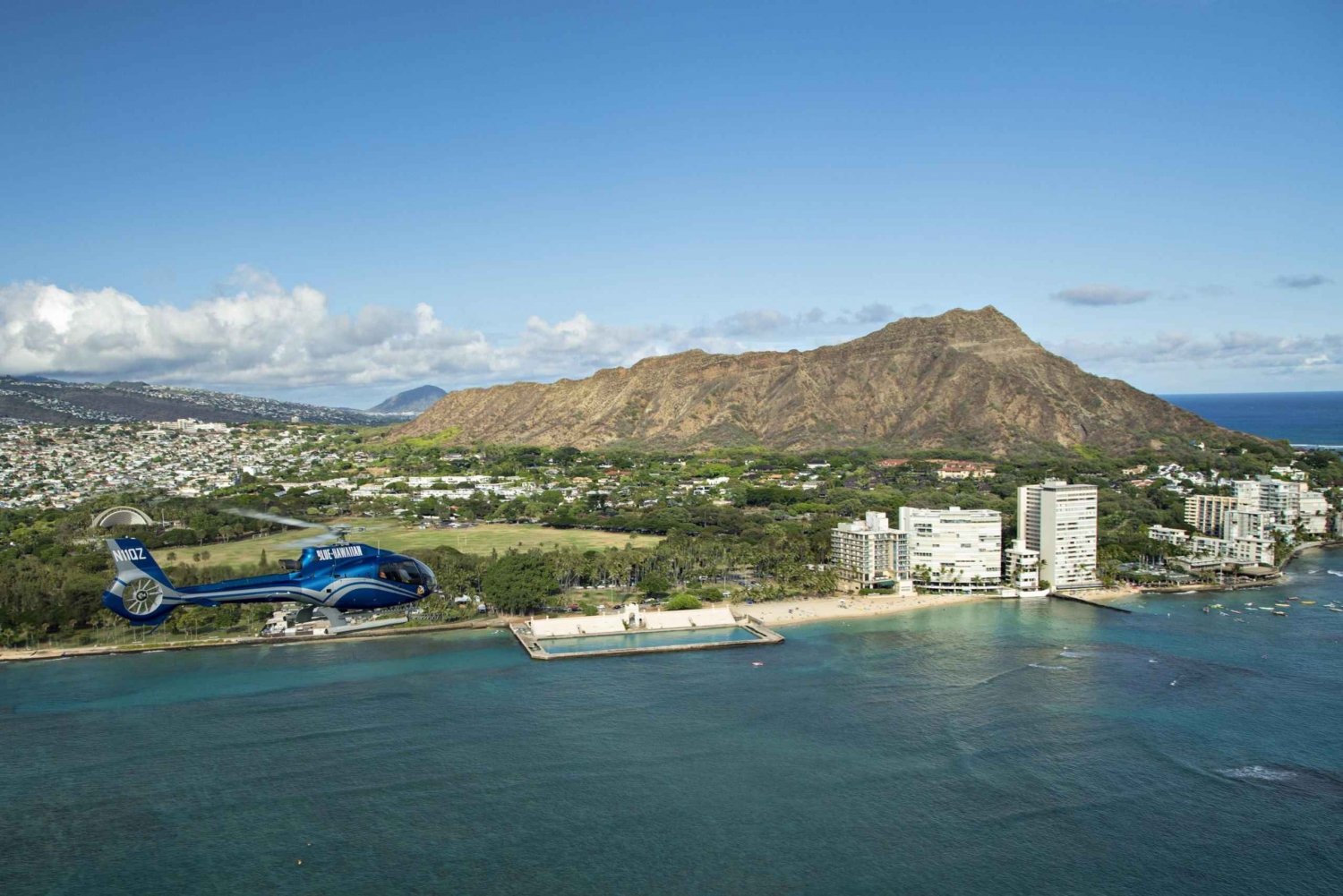 Honolulu: Blue Skies of Oahu Helicopter Tour