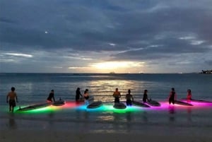 Honolulu: Lezione di yoga con i fuochi d'artificio e il flusso