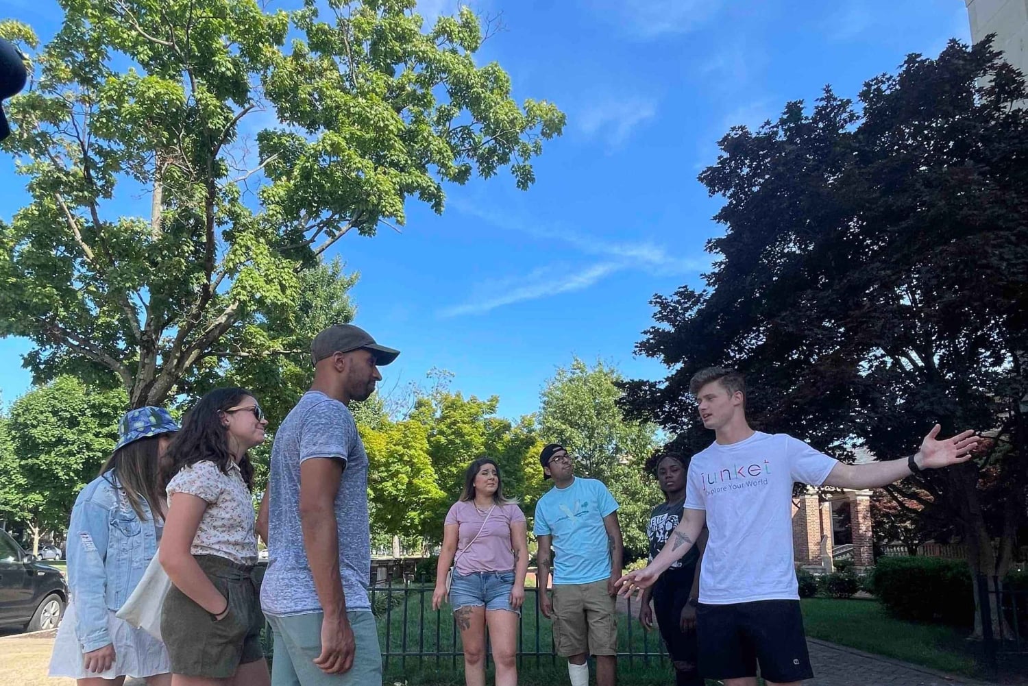 Honolulu: Island of the Gods Daytime Walking Tour