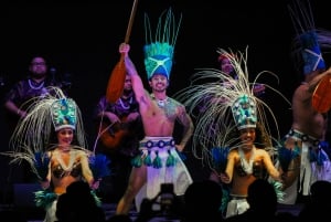 Honolulu: Cena y espectáculo Ka Moana Luau con transporte incluido.