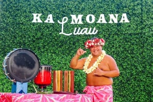 Honolulu: Cena y espectáculo Ka Moana Luau con transporte incluido.