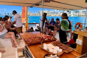 Oahu: Honolulu Morning Polynesian Canoe Voyage