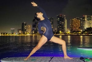 Honolulu: Night SUP Yoga Class