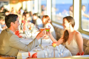 Honolulu: Nova Five Star Sunset Dinner Cruise z jazzem na żywo