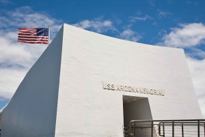 Oahu: Pearl Harbor, Arizona Memorial & Honolulu City Tour