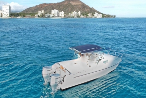 Honolulu: Private Waikiki Boat Cruises for up to 6 People