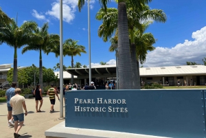 Oahu: Pearl Harbor, USS Arizona Memorial and Honolulu Tour