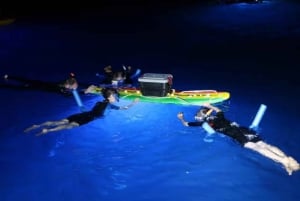 Kailua-Kona: Nocne nurkowanie z mantą w piance