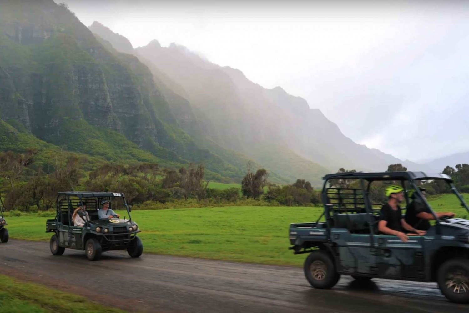 Farm-Tour-and-Chefs-Table-Dinner-at-Kualoa-Ranch