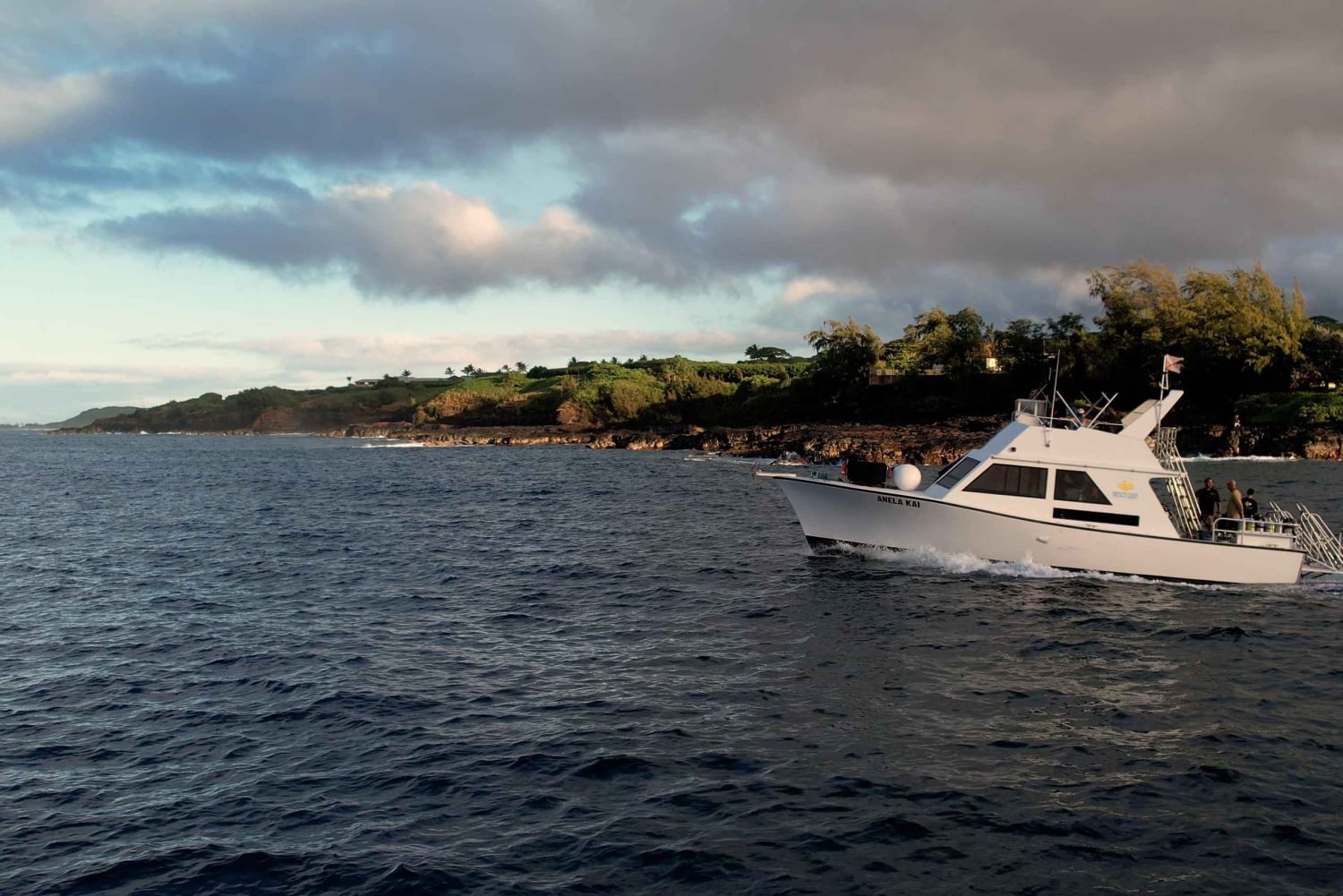 Kauai: Inmersión matinal en barco con 2 botellas para buceadores experimentados