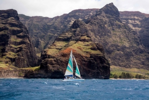 Kauai: Napali Coast Sunset Sail with Dinner