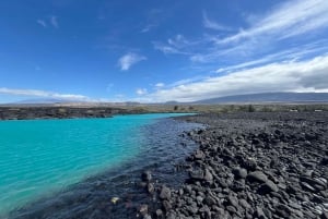 Randonnée sur la côte de Kīholo et baignade dans l'eau bleue avec des autochtones hawaïens