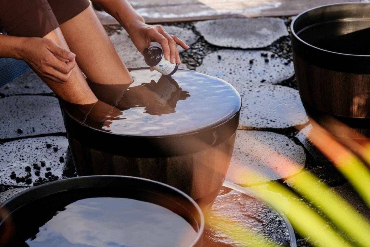 Granja de Sal de Kona: Remojo Mineral para Pies de Agua Fría del Océano Profundo