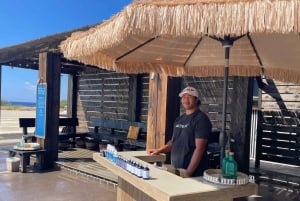Kona Salt Farm : Trempage des pieds dans l'eau froide de l'océan profond