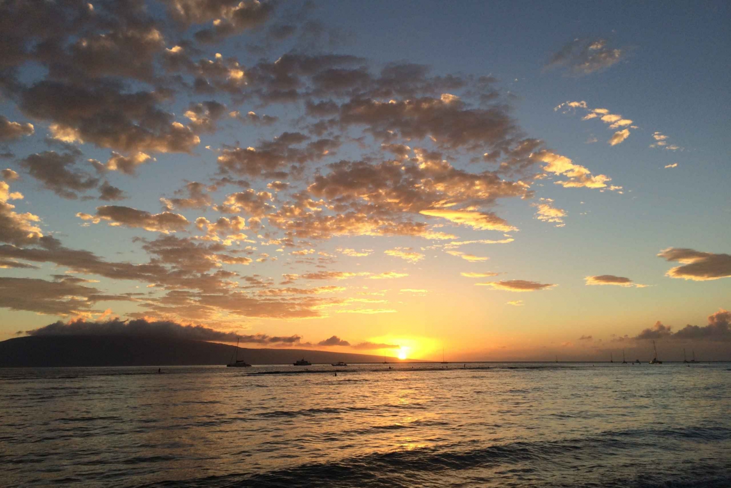 Lahaina: viagem privada de barco ao pôr do sol e montanhas do oeste de Maui