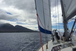 Lahaina : Voyage privé en voilier avec coucher de soleil et montagnes de West Maui