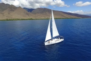 Lahaina: West Maui Mountains: Privat segeltur i solnedgången
