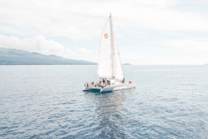 Lahaina: Sailboat Cruise with Snacks and Drinks