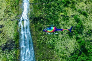 火山と滝での贅沢なピクニック：プライベートヘリコプター