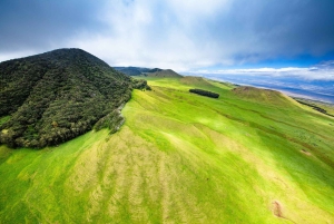 火山と滝での贅沢なピクニック：プライベートヘリコプター