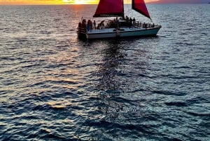 Maalaea havn: Sejl ved solnedgang på en charmerende hawaiiansk katamaran