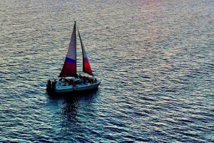 Maalaea havn: Sejl ved solnedgang på en charmerende hawaiiansk katamaran