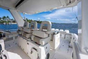 Wailuku: Maalaea Guided Motorboat Tour with Snorkeling