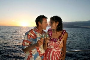 Maui: Henkeäsalpaava auringonlaskun cocktailristeily Ka'anapalissa