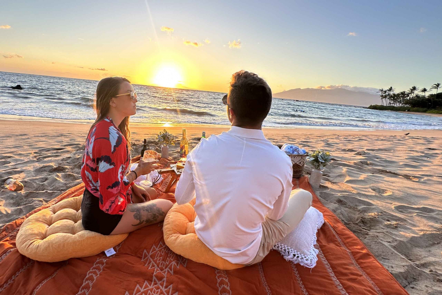 Maui: Tagliere di salumi e tramonto a Hidden Beach con foto