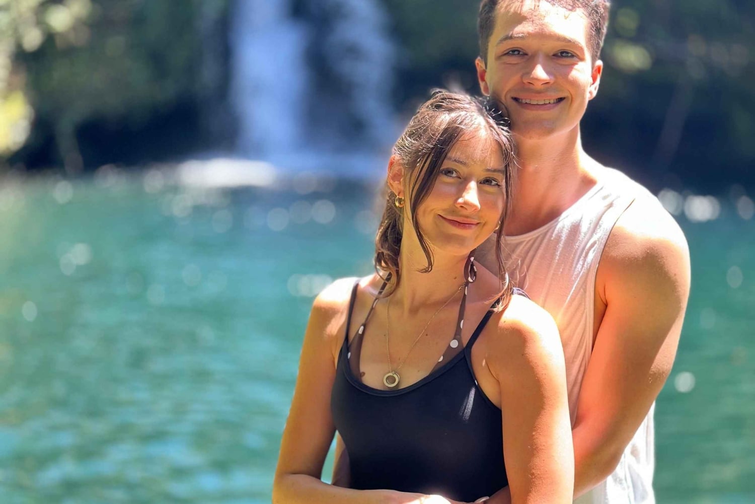 マウイ島：軽食とドリンク付きのハナ 1 日ツアー