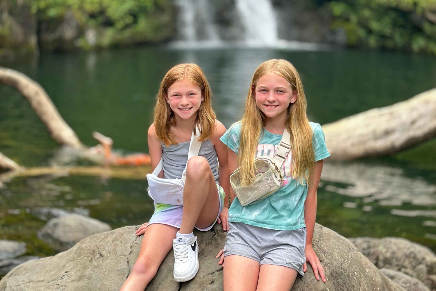 マウイ島：軽食とドリンク付きのハナ 1 日ツアー