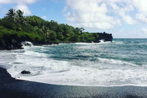 Maui Road to Hana -kierros nähtävyyksillä