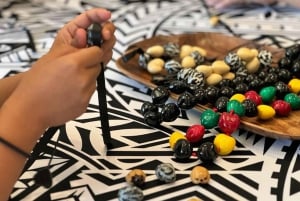 Maui : Cours d'artisanat sur la fabrication de bracelets en noix de Kukui