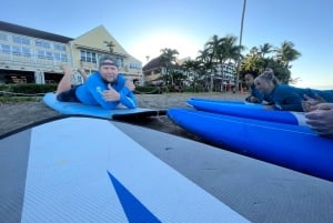 Clase de surf en grupo en Maui Lahaina