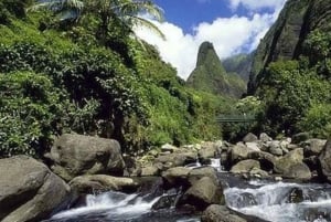 Maui: North Shore and Hana Highway Tour with Breakfast