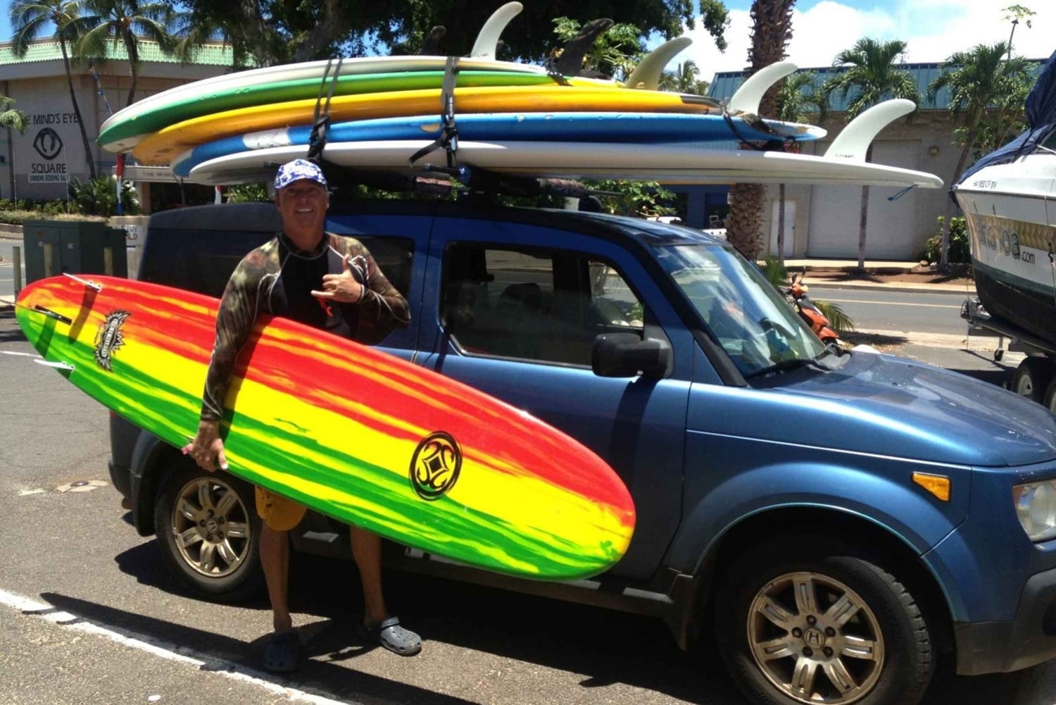 Maui: Lej et surfbræt med blød overdel, levering inkluderet