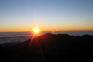 Maui: Sunrise & Breakfast Tour to Haleakala National Park