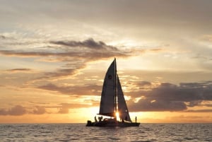 Maui: Sunset Sailing Cruise with Champagne from Lahaina