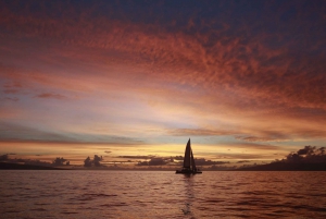 Maui: Sunset Sailing Cruise with Champagne from Lahaina