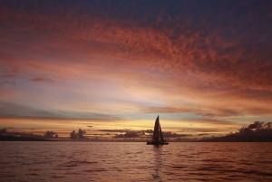 Maui: Sunset Sailing Cruise with Champagne from Lahaina