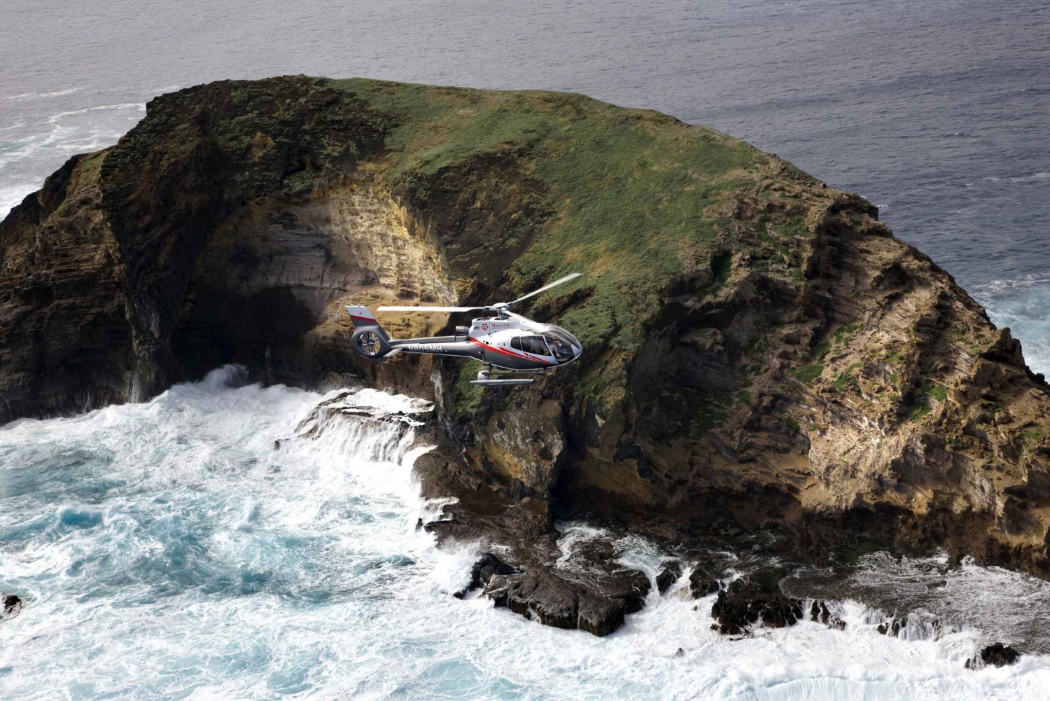 Central Maui: Two-Island Scenic Helicopter Flight to Molokai