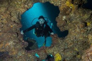 Maui: Two Tank Lanai Boat Dive Adventure to Lanai Cathedrals