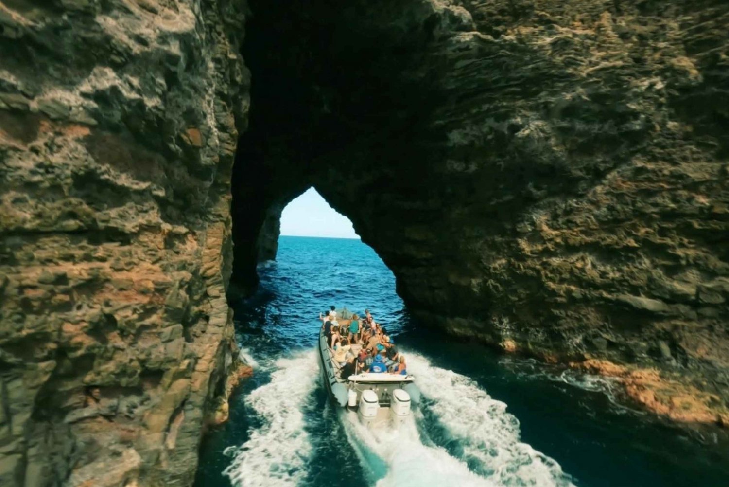 Waimea : Rafting en zodiac sur la côte de Nā Pali Grottes marines + plongée en apnée