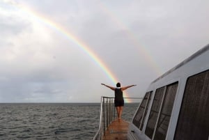Oahu: Sunset Snorkeling and Hawaiian Buffet From Ko Olina