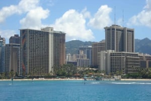 Oahu Boat Cruise to Diamond Head