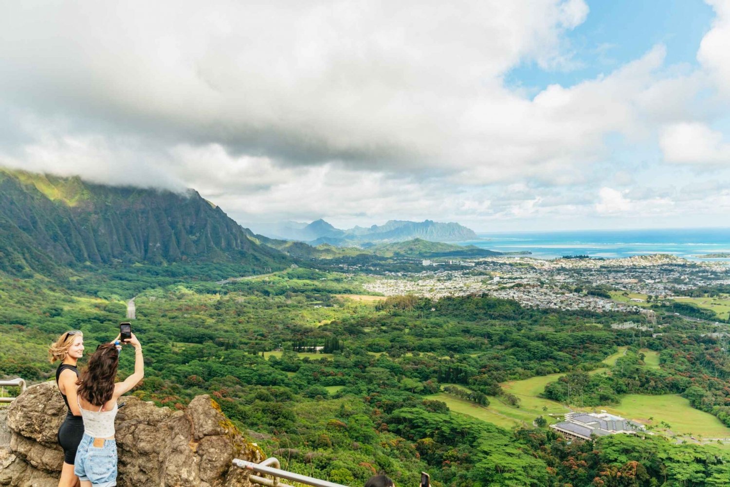 Oahu : Tour de l'île circulaire avec déjeuner et cascade de Waimea