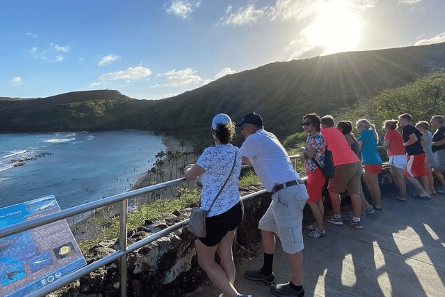 Oahu: Circle Island Tour with Snorkeling and Pineapple
