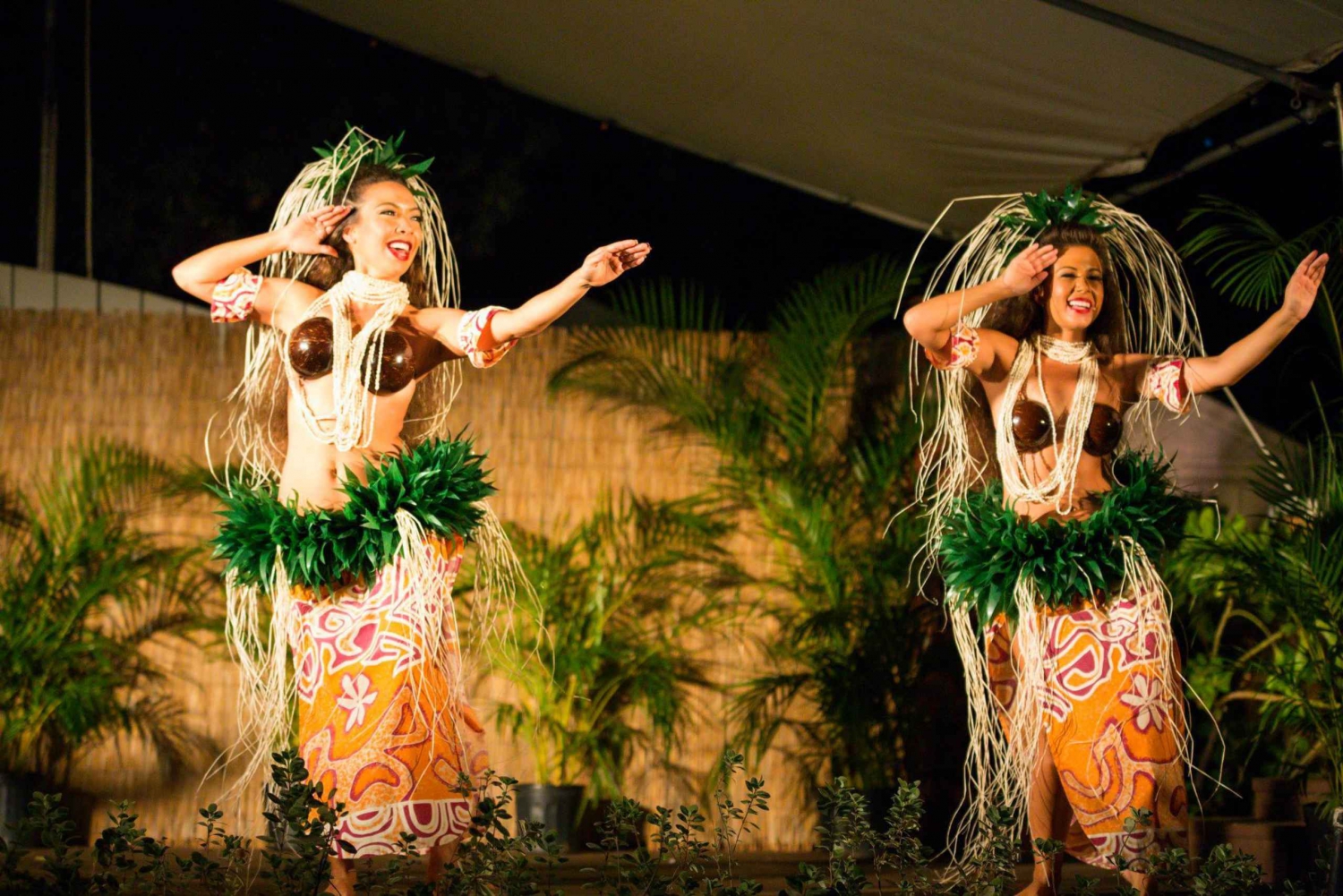 Oahu Diamond Head Luau Farm Experience with Dinner & Show in Hawaii